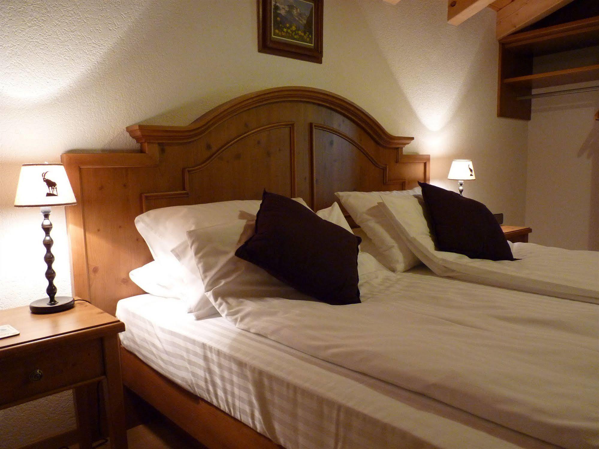 Chalet Des Alpes Bed & Breakfast Crans-Montana Bagian luar foto